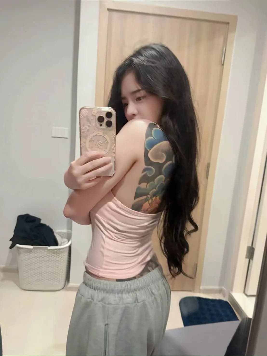 ไซด์ไลน์และเด็กเอ็นที่ยืนยันตัวตน น้องน้องมีอาร์ - บริการ nuddek